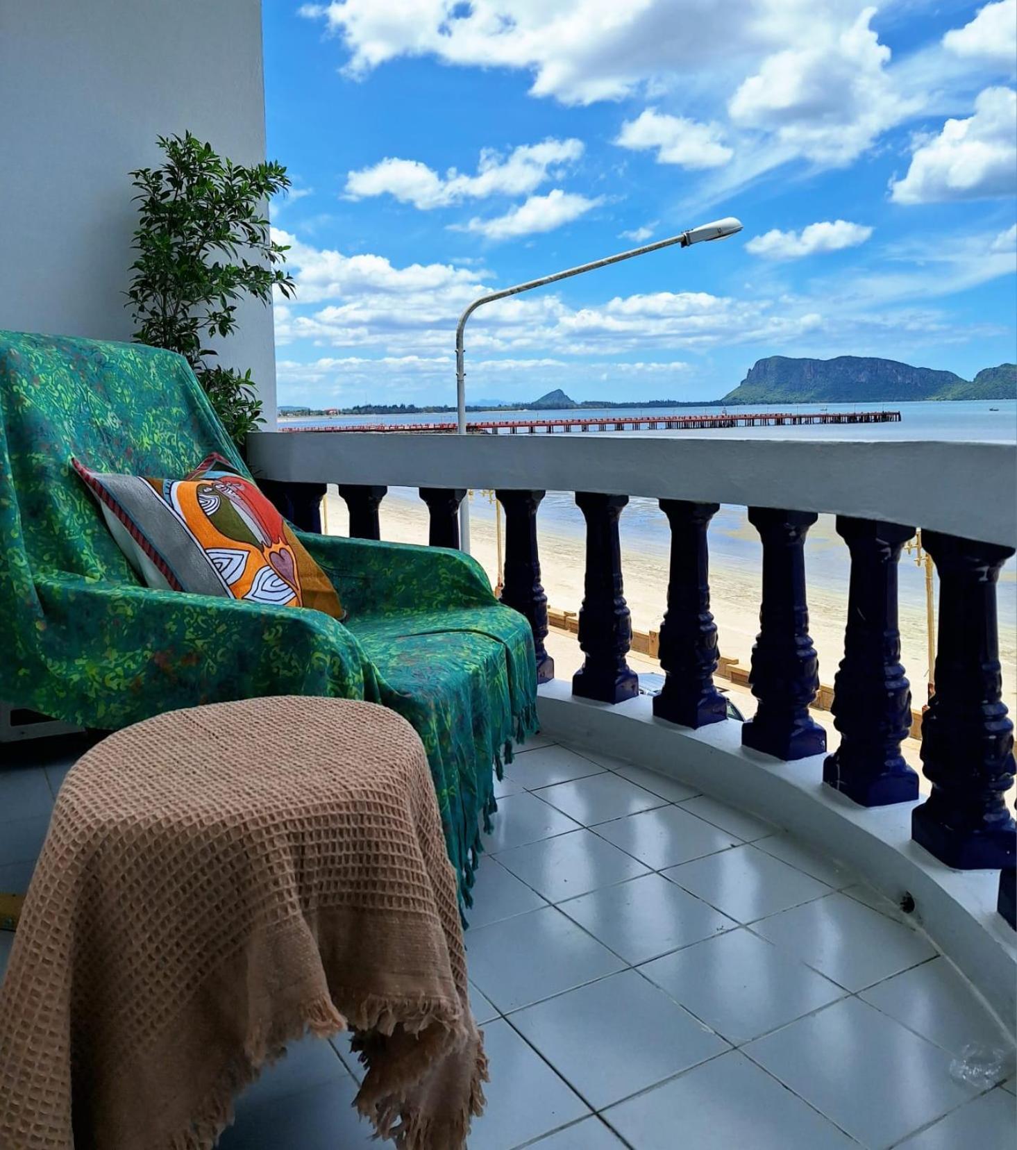 Jungle Cafe And Guesthouse Prachuap Khiri Khan Esterno foto